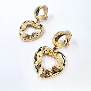 🎉HP🎉 NWOT - Chunky Gold Tone Large Rip Textured Open Heart Clip-On Earrings
